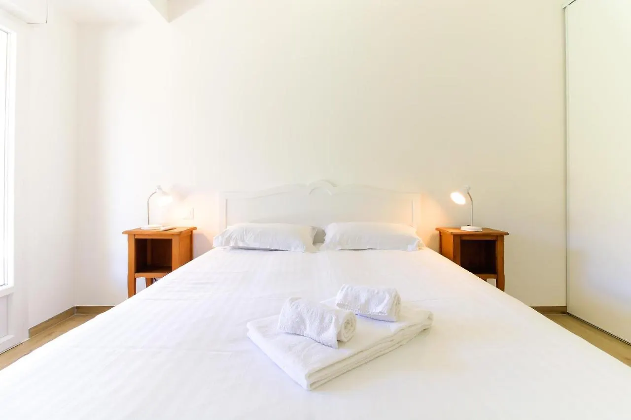 Villa Entre Rose Et Pins A Bormes-Les-Mimosas 4 Etoiles - Roses&Pins France