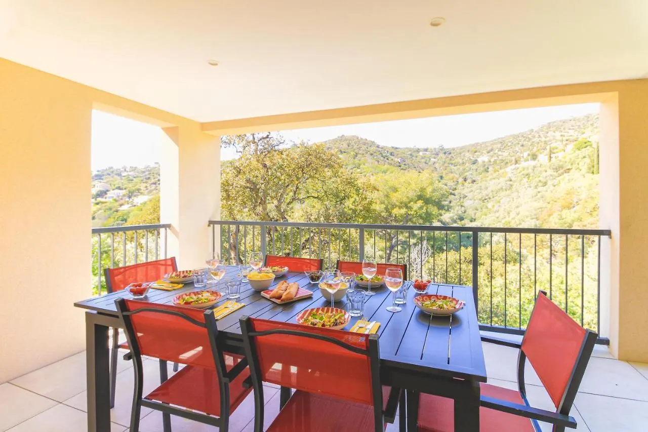 Villa Entre Rose Et Pins A Bormes-Les-Mimosas 4 Etoiles - Roses&Pins