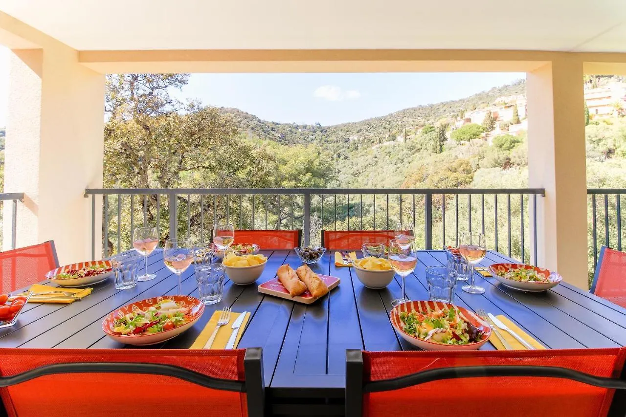 Villa Entre Rose Et Pins A Bormes-Les-Mimosas 4 Etoiles - Roses&Pins 0*,