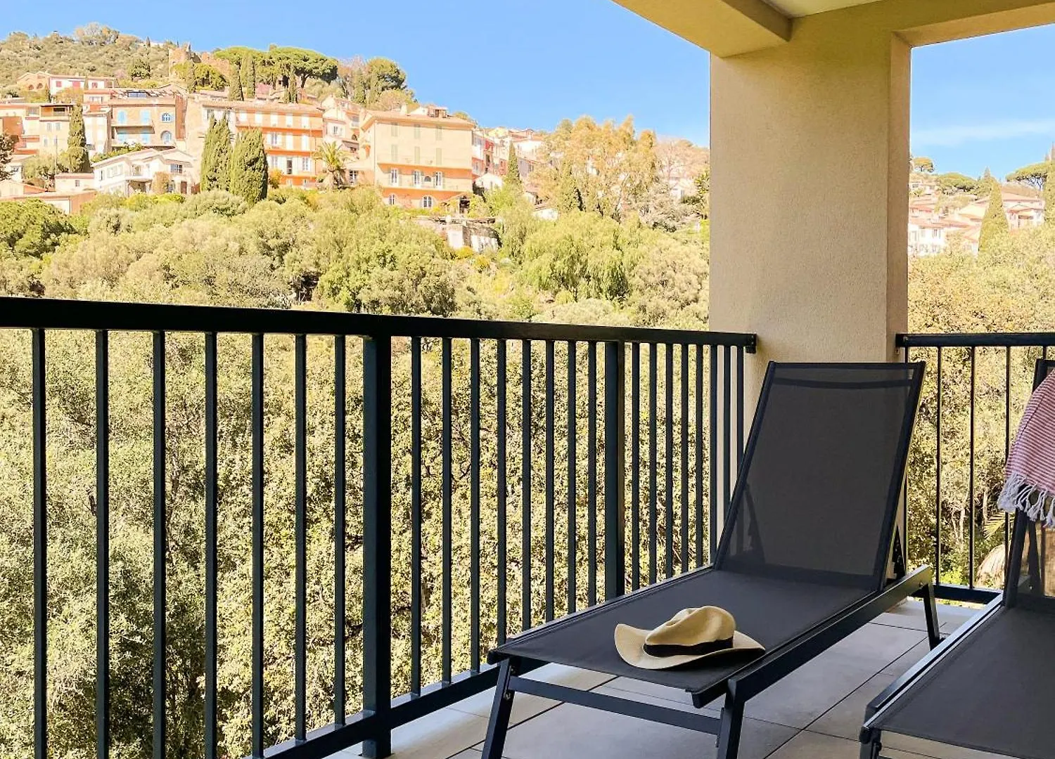 Villa Entre Rose Et Pins A Bormes-Les-Mimosas 4 Etoiles - Roses&Pins